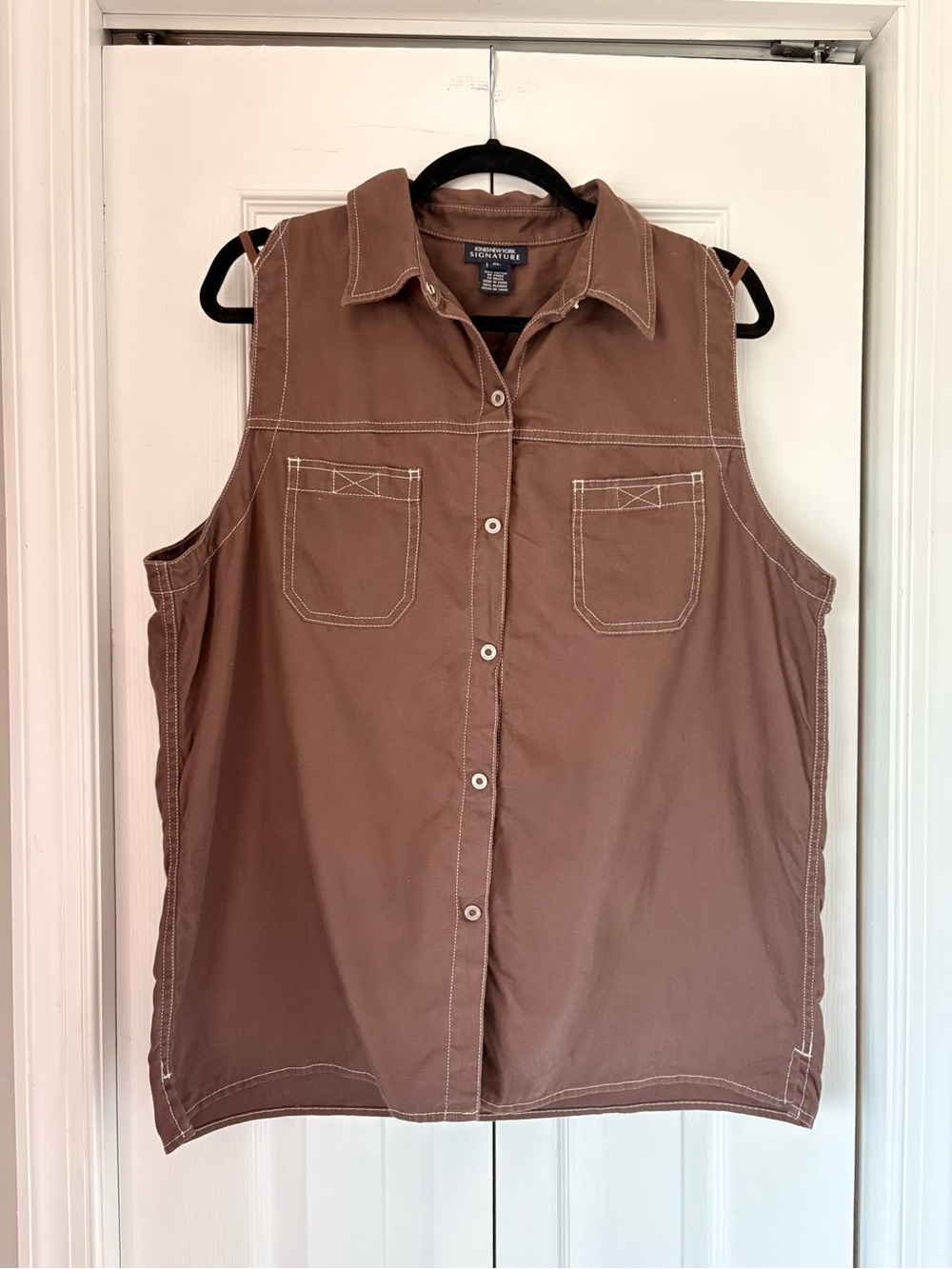 Jones New York Signature Brown Sleeveless Button-Front Utility Top